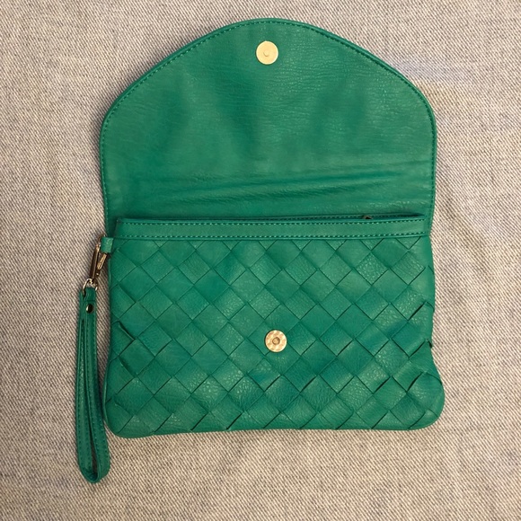 Urban Expressions Green Vegan Woven Clutch - Picture 2 of 9